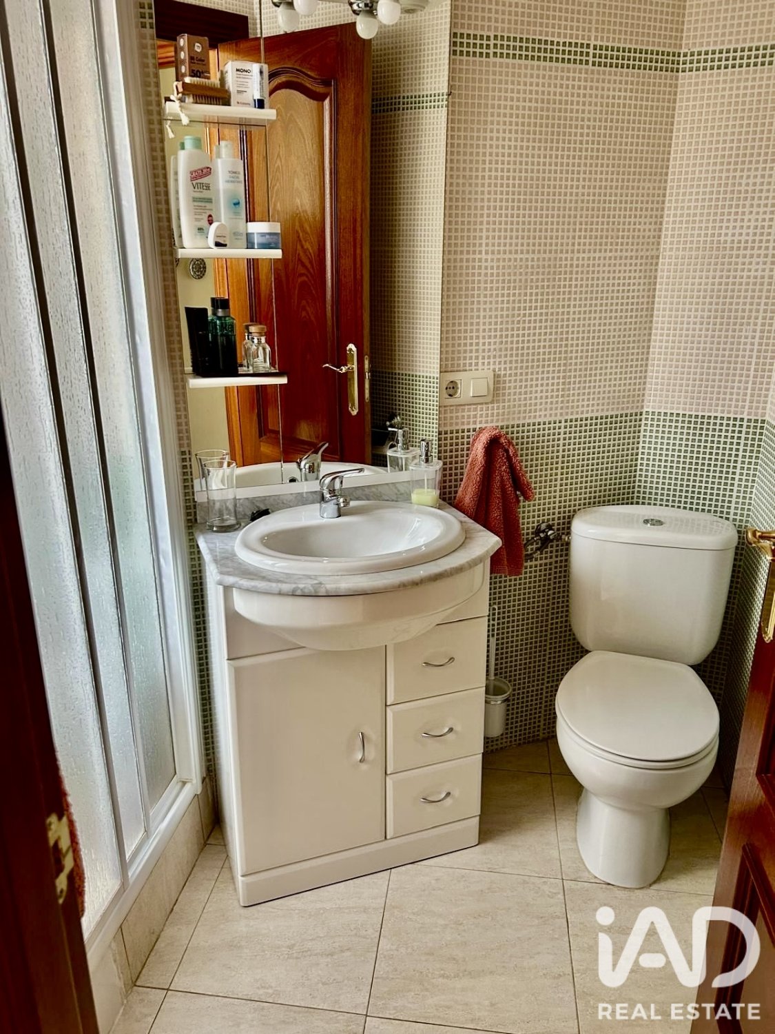 House in Leon, Spain 3 bedrooms, 169 sq.m. No. 188272
