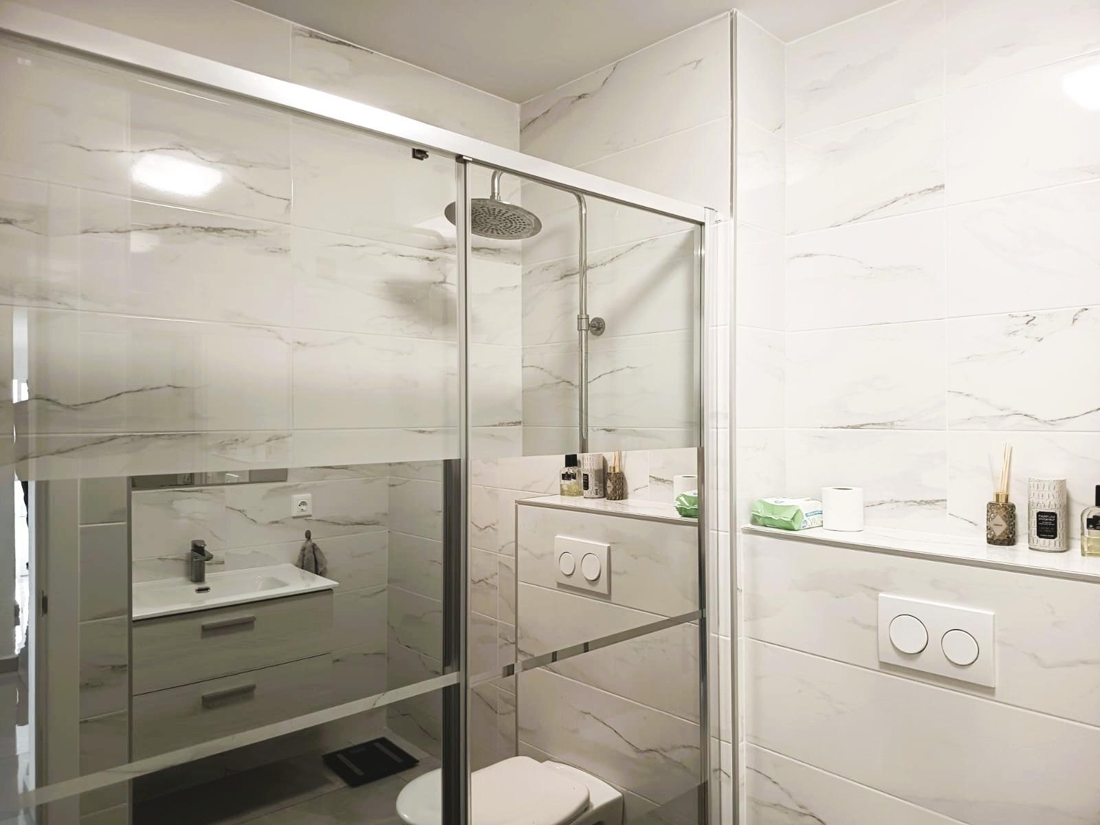 Apartamento en Torrevieja, Alicante, España 3 dormitorios, 108 m2 No. 189384