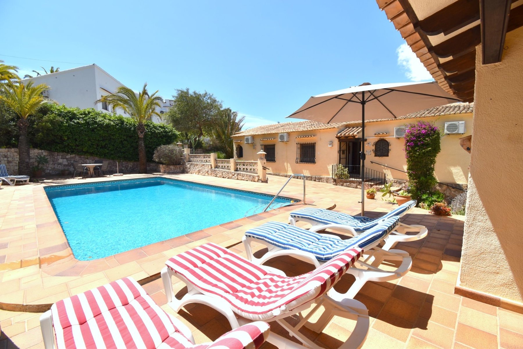 Villa i Javea, Alicante, Spanien 6 sovrum, 271 kvm. Nr. 136762