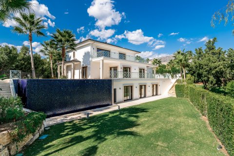 Villa in Marbella, Malaga, Spain 5 bedrooms, 1023 sq.m. No. 102202