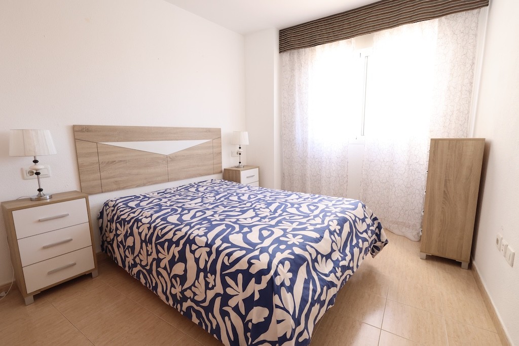 Apartamento en Torrevieja, Alicante, España 2 dormitorios,  No. 183581