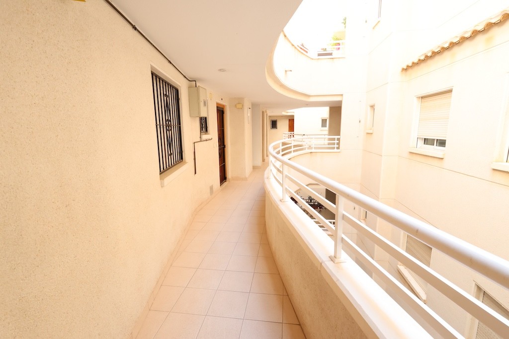 Apartamento en Torrevieja, Alicante, España 2 dormitorios,  No. 183581