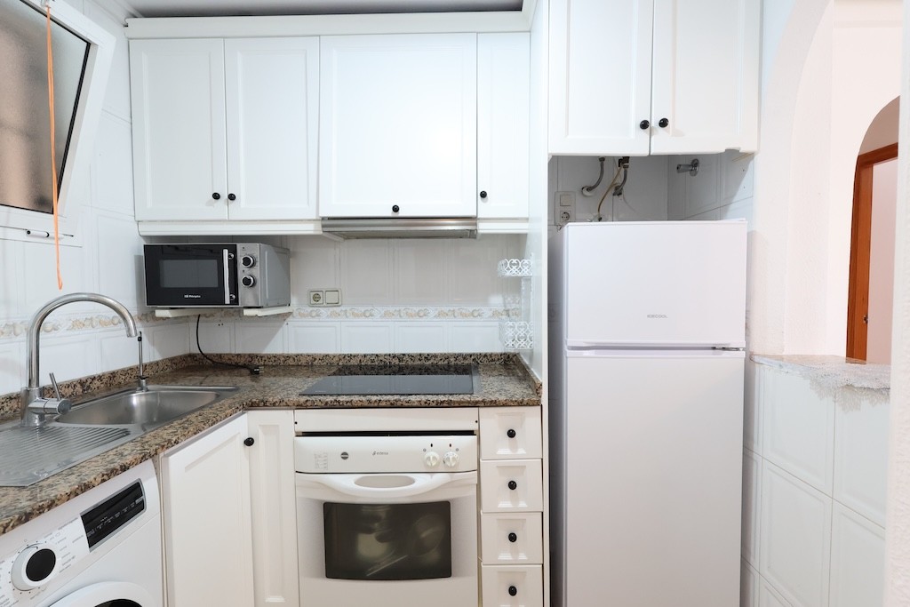 Apartamento en Torrevieja, Alicante, España 2 dormitorios,  No. 183581
