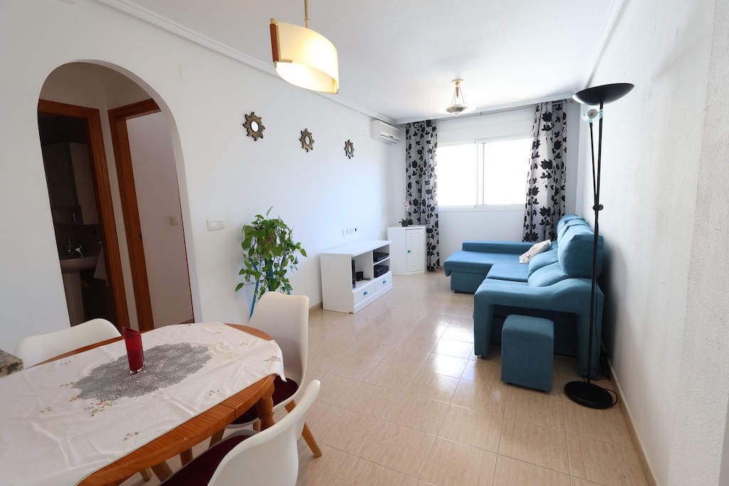 Apartamento en Torrevieja, Alicante, España 2 dormitorios,  No. 183581