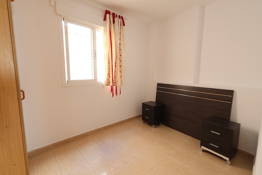 Apartamento en Torrevieja, Alicante, España 2 dormitorios,  No. 183581