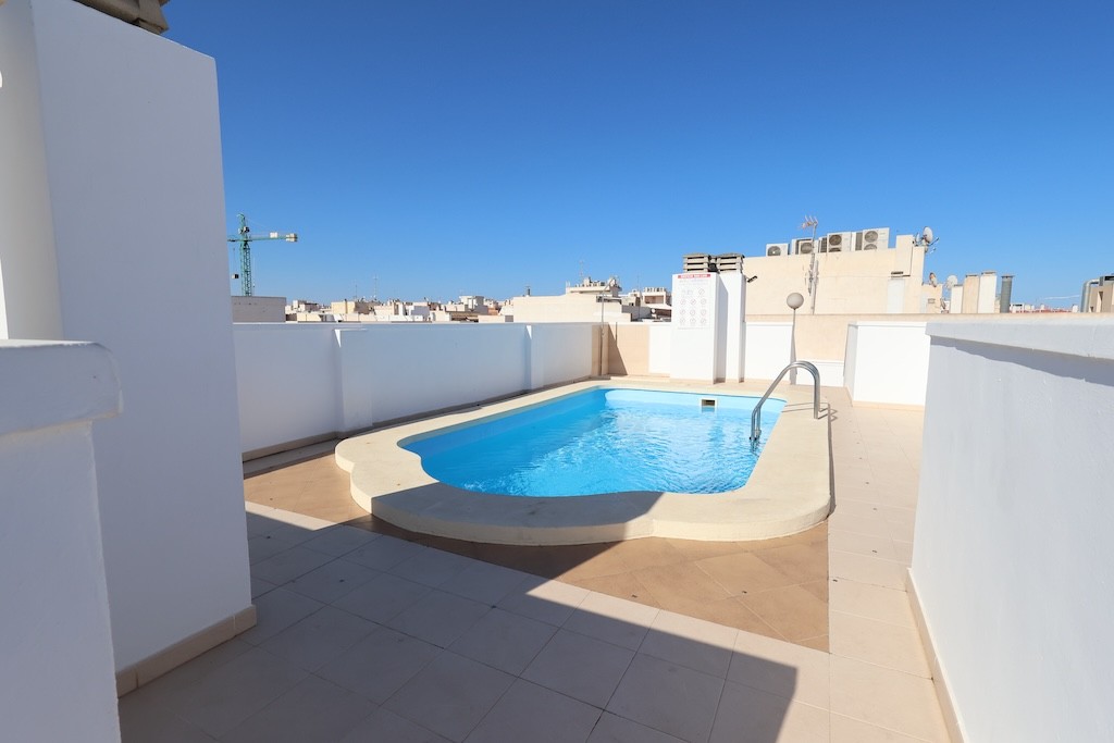 Apartamento en Torrevieja, Alicante, España 2 dormitorios,  No. 183581