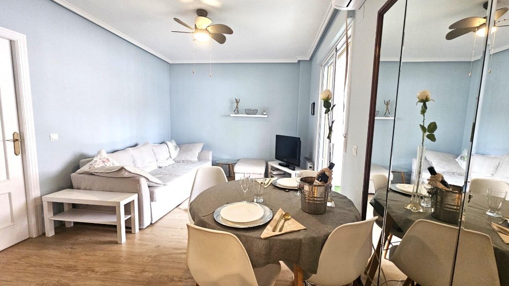 Apartment à Torrevieja, Alicante, Espagne 1 chambre, 50 m2 No. 183578