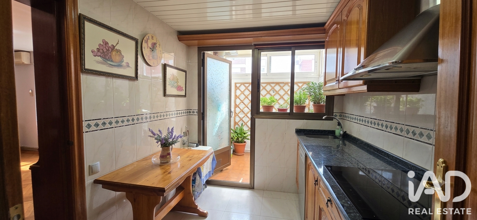 Lägenhet i Barcelona, Spanien 3 sovrum, 89 kvm. Nr. 187546