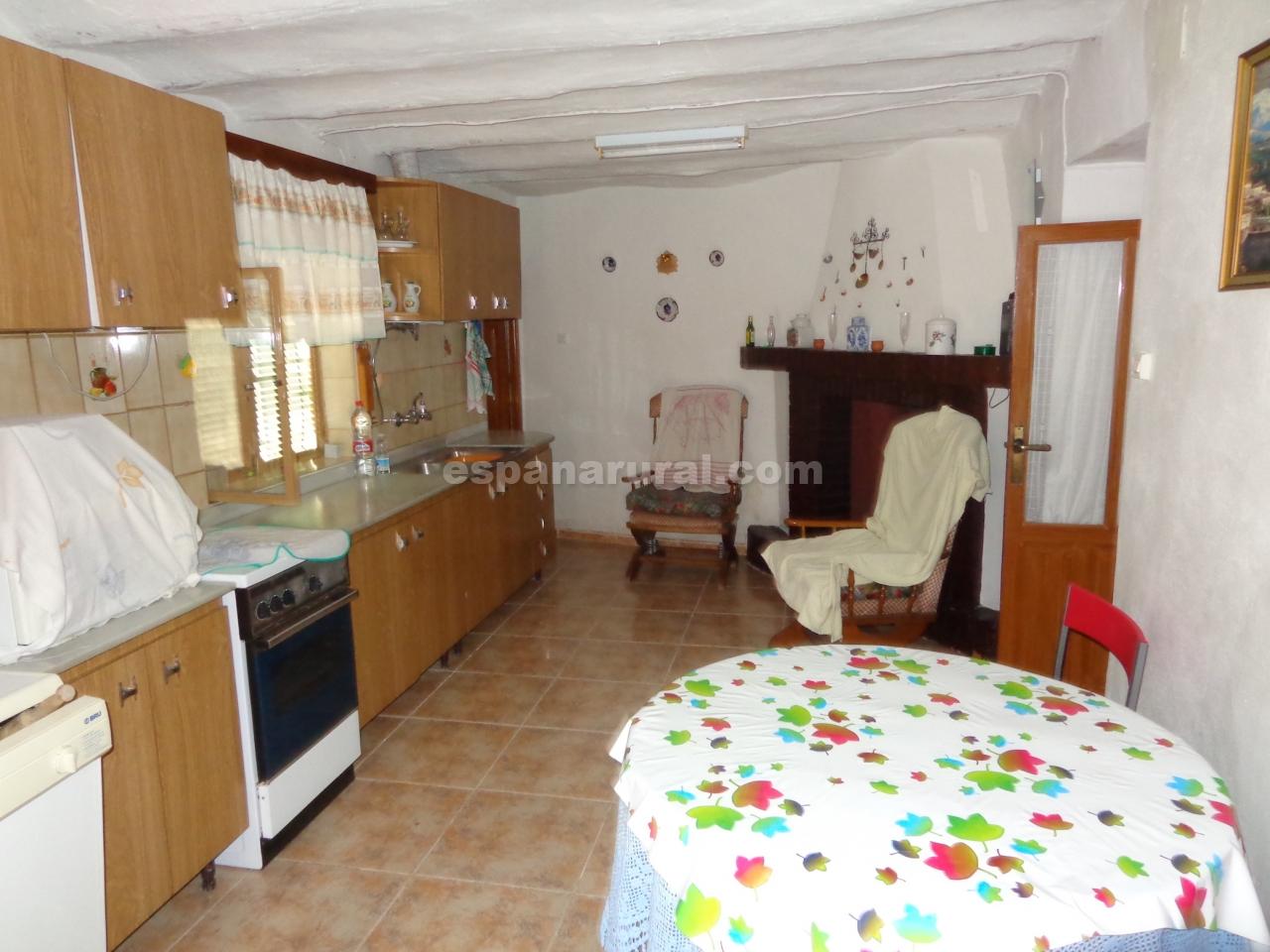 Townhouse in Caniles, Granada, Spain 4 bedrooms,  No. 184101