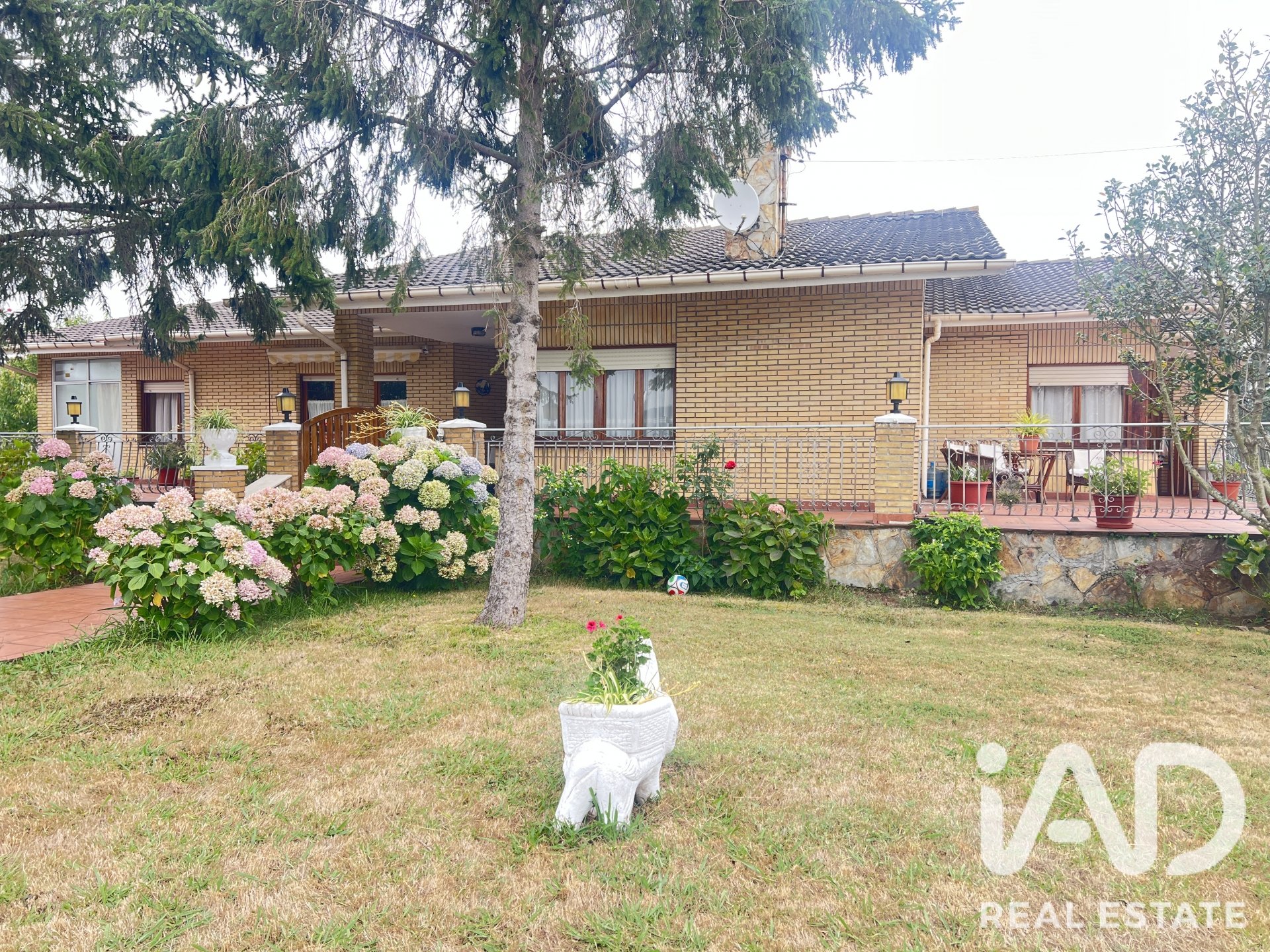 Māja Castrillon, Asturias, Spānijā 6 istabas, 434 m2 Nr. 192088