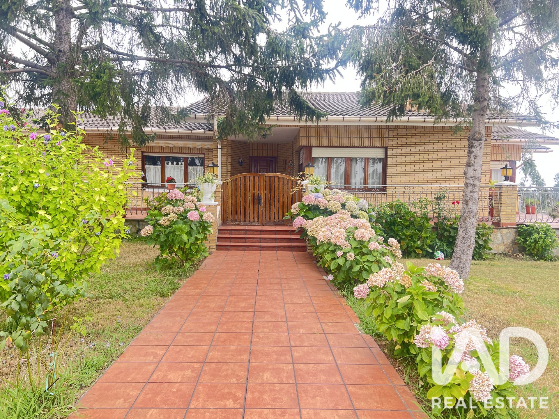 Māja Castrillon, Asturias, Spānijā 6 istabas, 434 m2 Nr. 192088