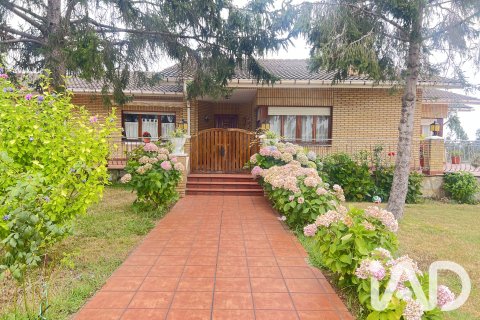 Māja Castrillon, Asturias, Spānijā 6 istabas, 434 m2 Nr. 192088