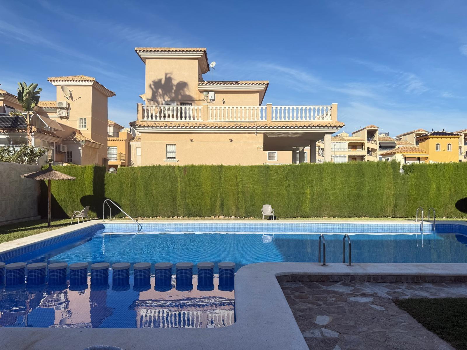 Huvila La Florida, Alicante, Espanja 3 makuuhuonetta, 200 m2 No. 139920