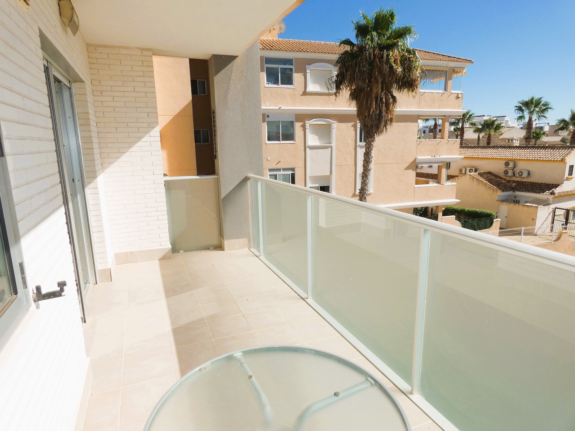 Apartment in Alicante, Spain 4 bedrooms, 112 sq.m. No. 139922