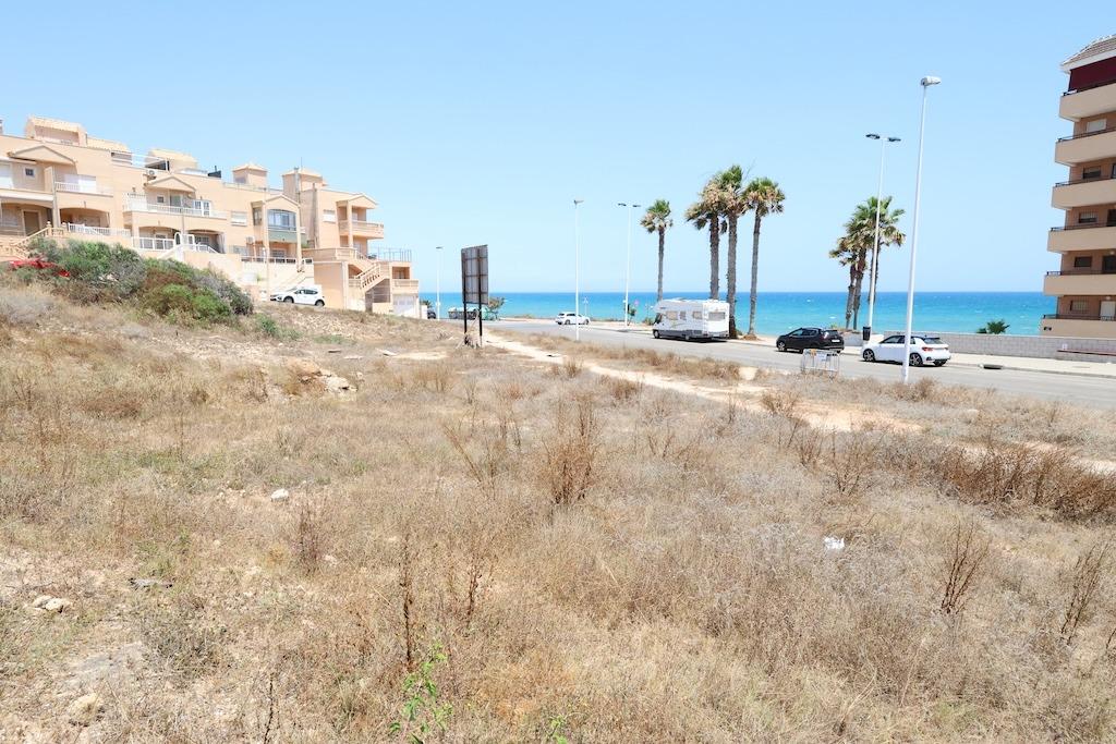 Parcela en Torrevieja, Alicante, España No. 181861