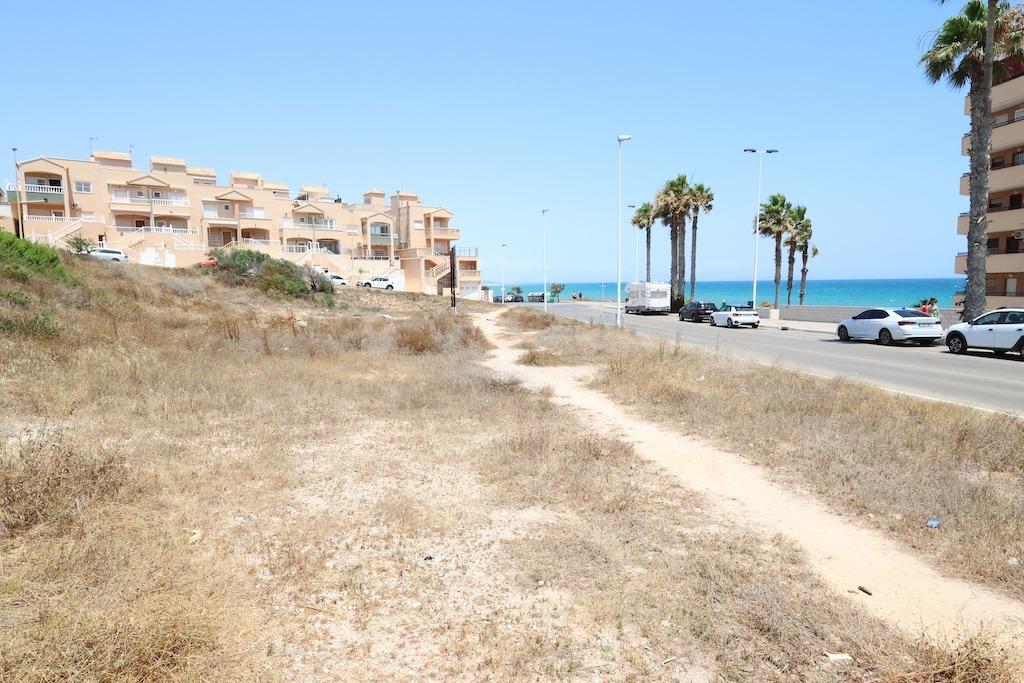 Parcela en Torrevieja, Alicante, España No. 181861