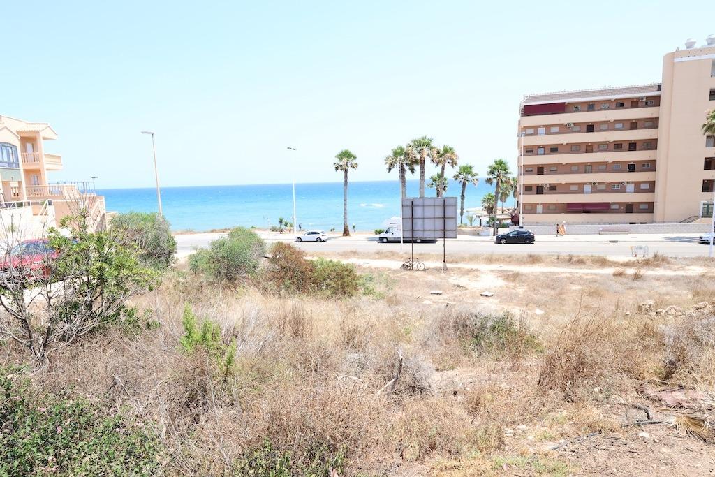 Parcela en Torrevieja, Alicante, España No. 181861