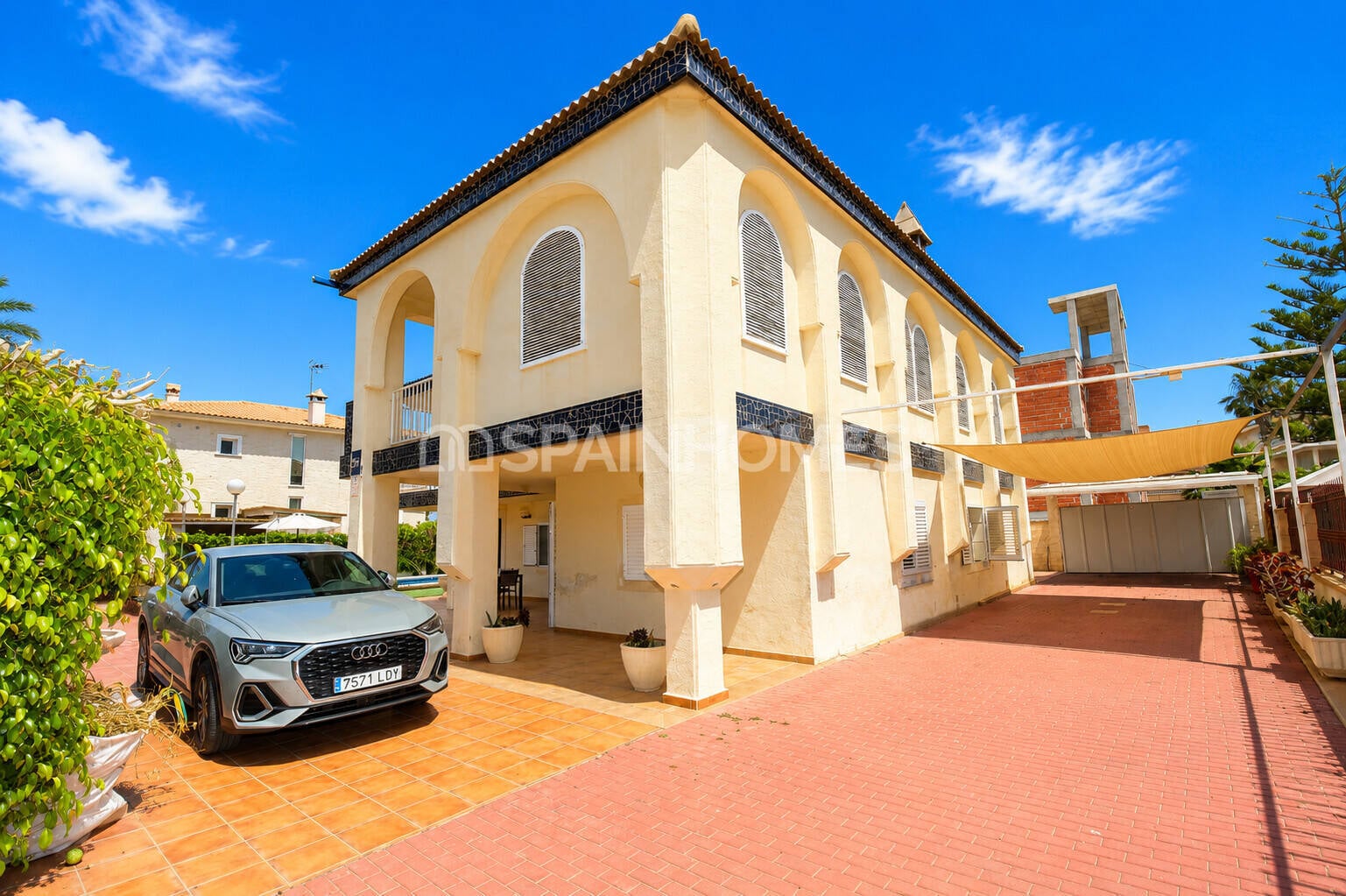 Villa in Orihuela, Alicante, Spain 5 bedrooms, 329 sq.m. No. 177909