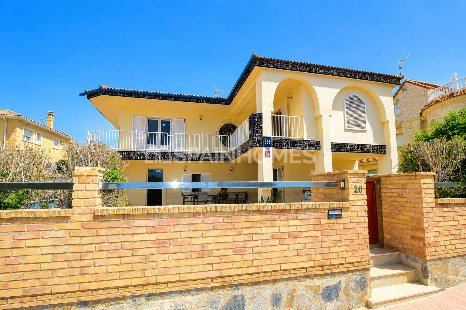 Villa in Orihuela, Alicante, Spain 5 bedrooms, 329 sq.m. No. 177909