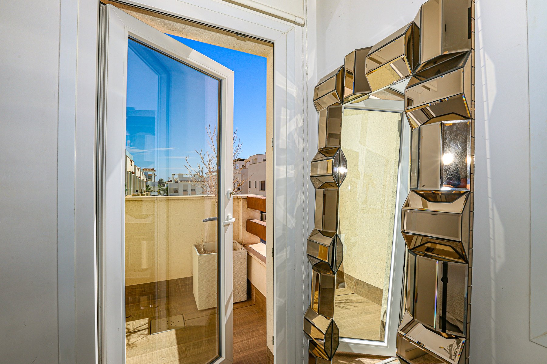 Villa à Alicante, Espagne 3 chambres, 101 m2 No. 188971