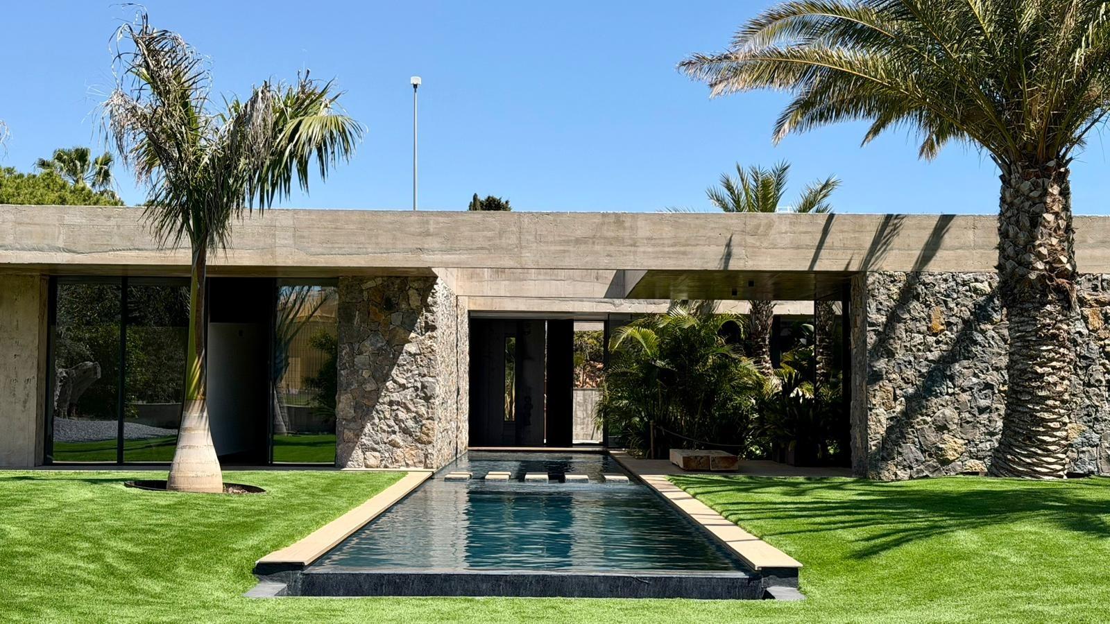 Villa in Alicante, Spain 3 bedrooms, 300 sq.m. No. 179395