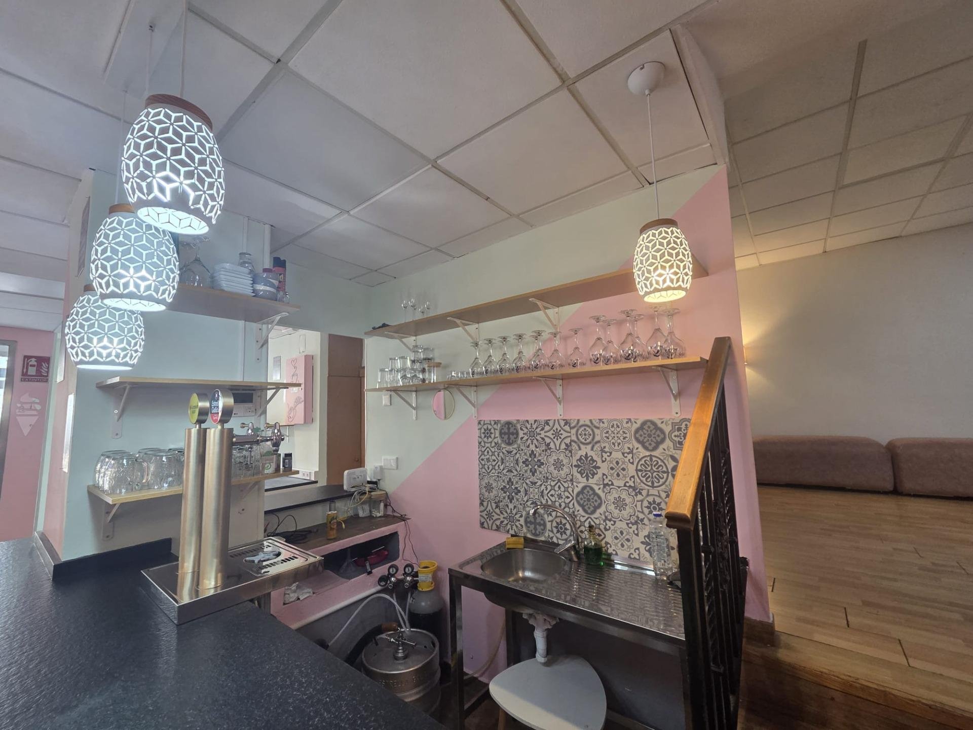 Commercial property à El Campello, Alicante, Espagne 2 chambres, 85 m2 No. 179398