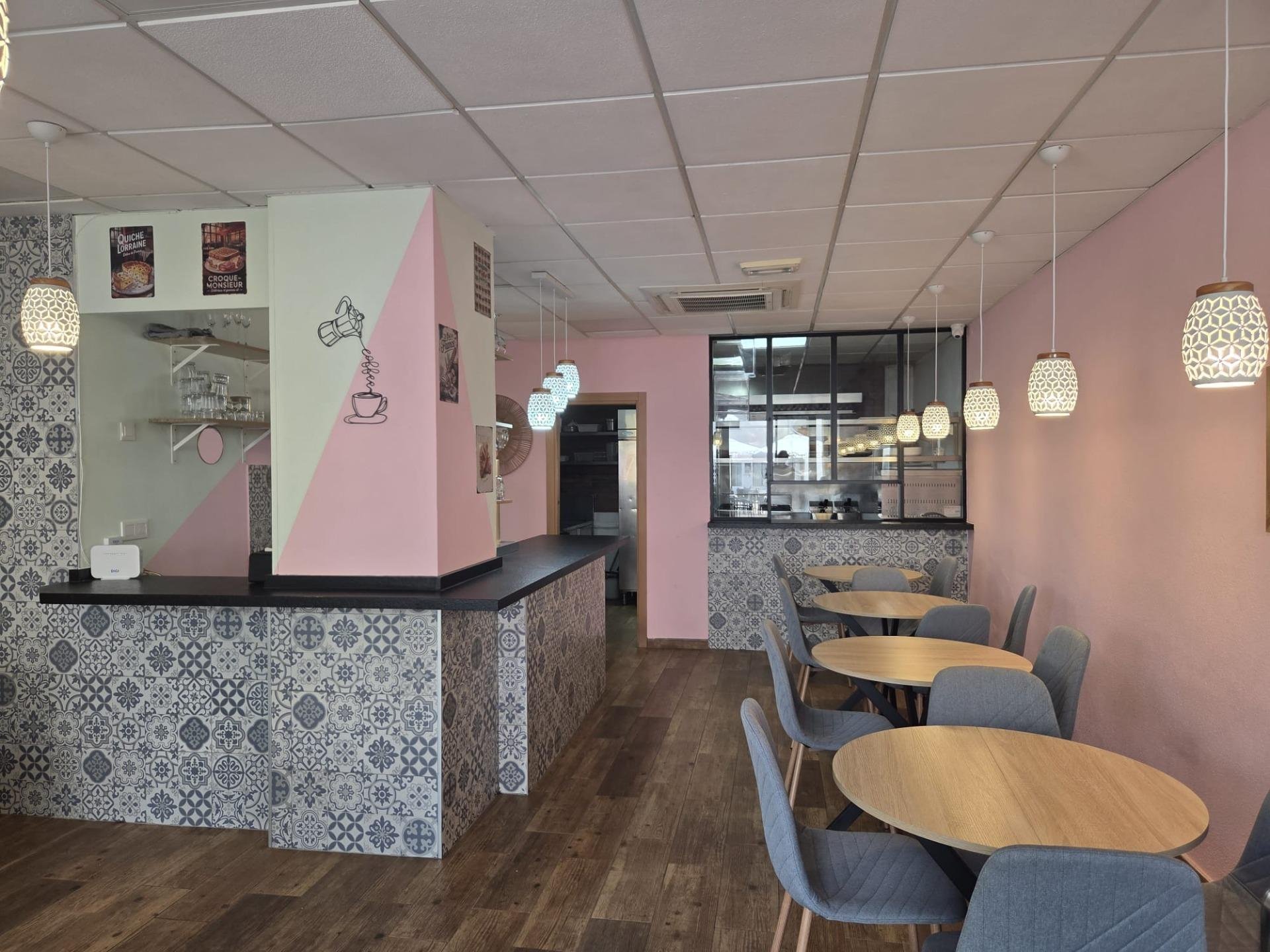 Commercial property à El Campello, Alicante, Espagne 2 chambres, 85 m2 No. 179398