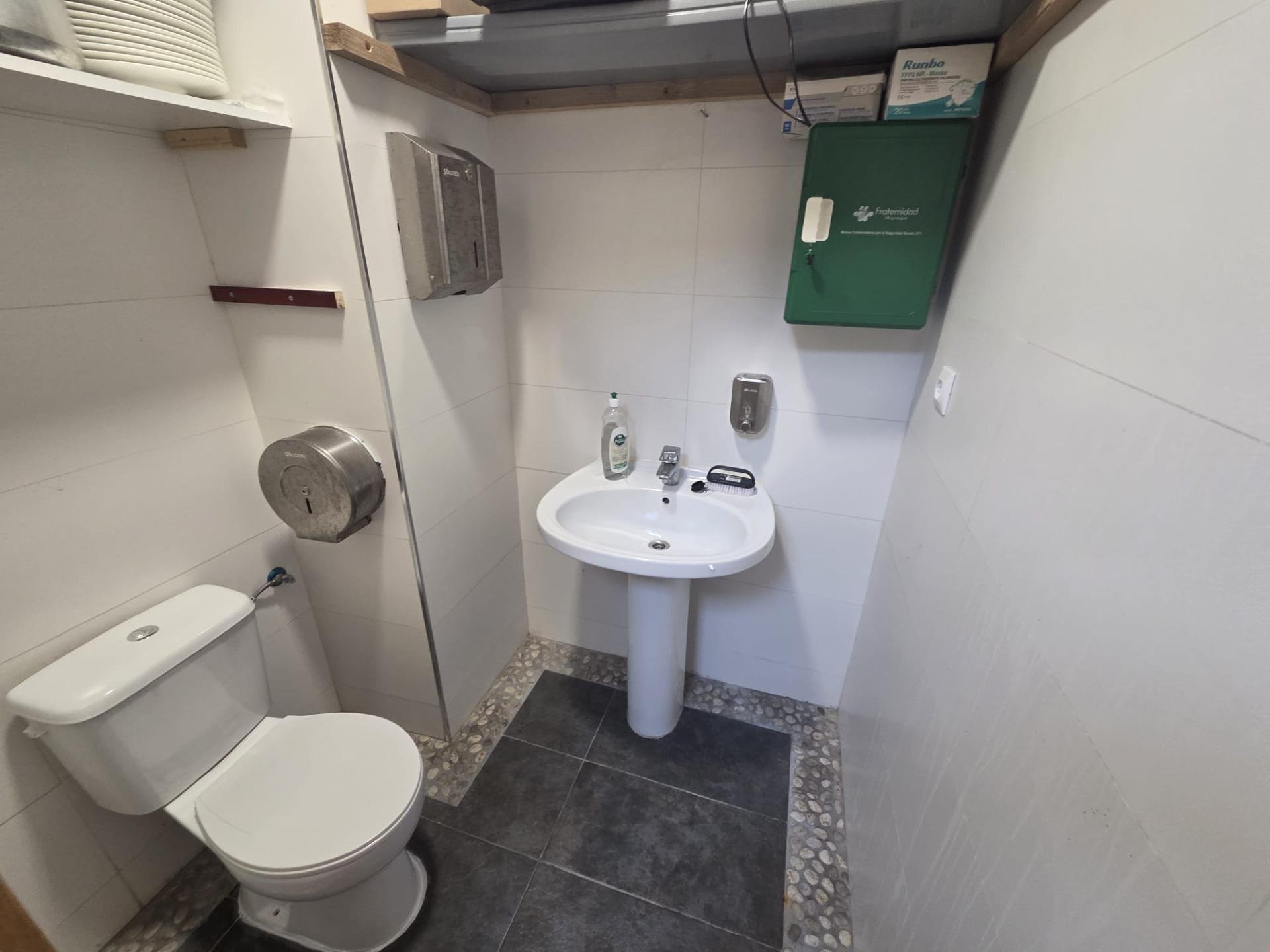 Commercial property à El Campello, Alicante, Espagne 2 chambres, 85 m2 No. 179398