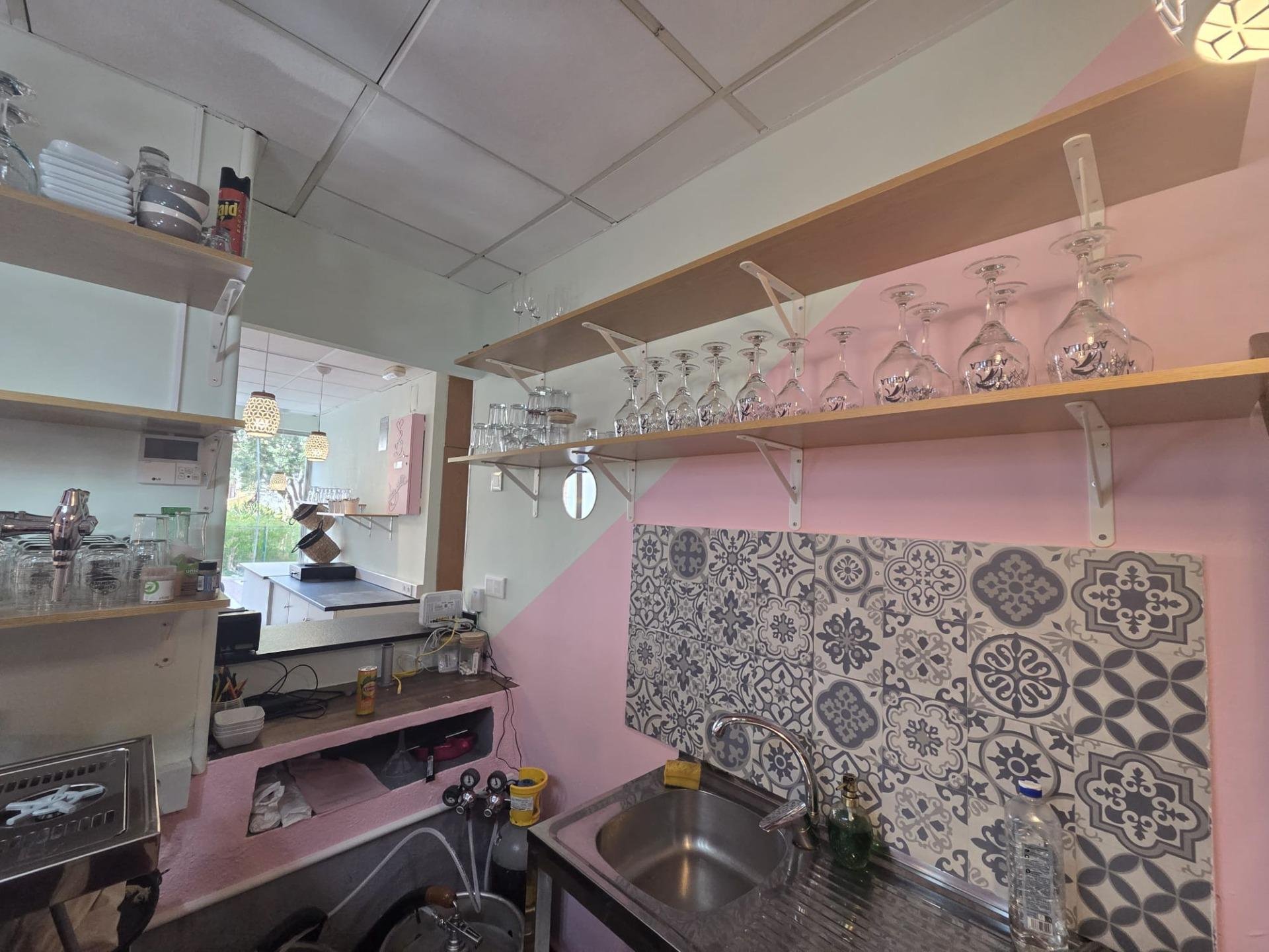Commercial property à El Campello, Alicante, Espagne 2 chambres, 85 m2 No. 179398