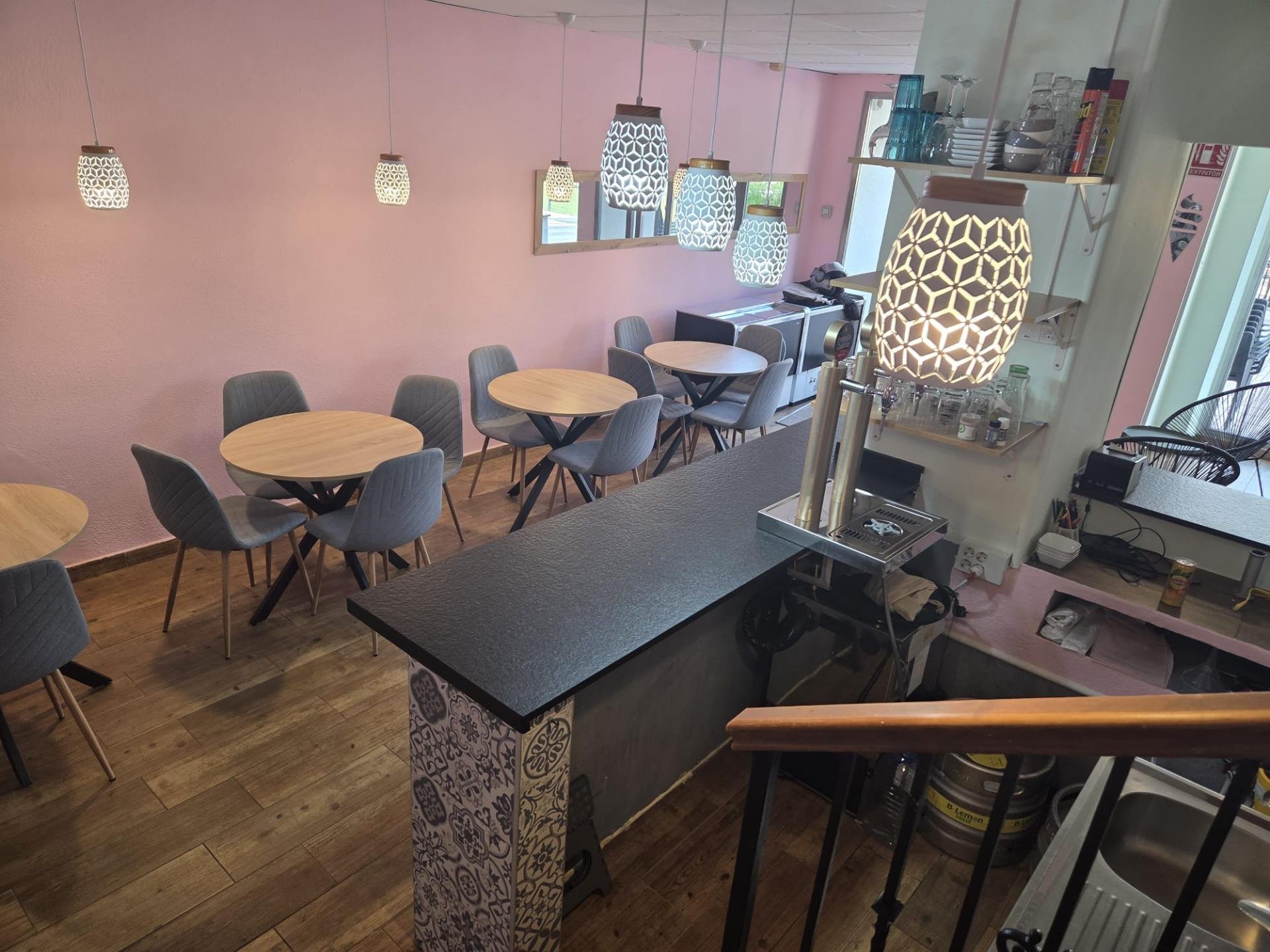 Commercial property à El Campello, Alicante, Espagne 2 chambres, 85 m2 No. 179398
