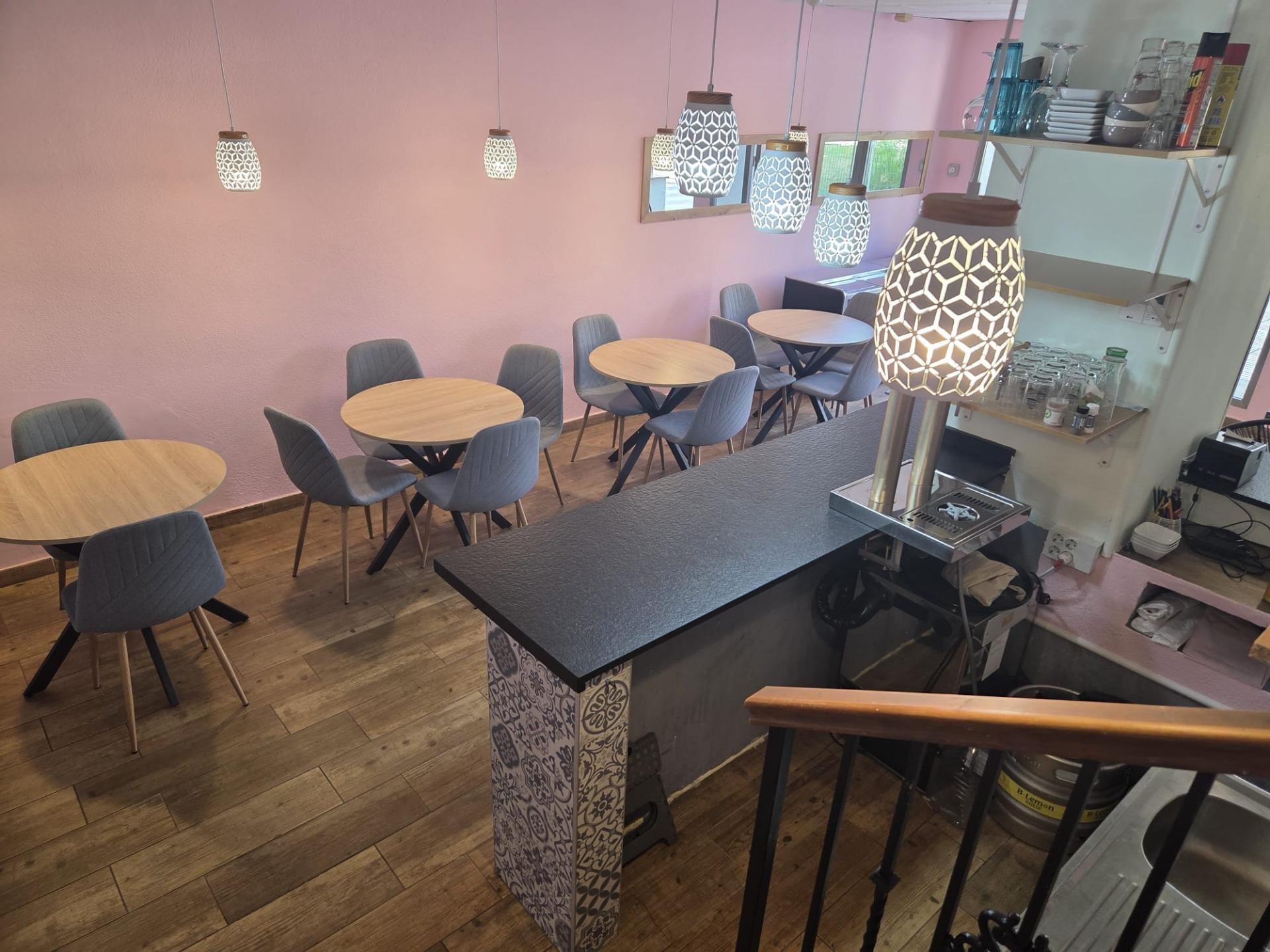 Commercial property à El Campello, Alicante, Espagne 2 chambres, 85 m2 No. 179398