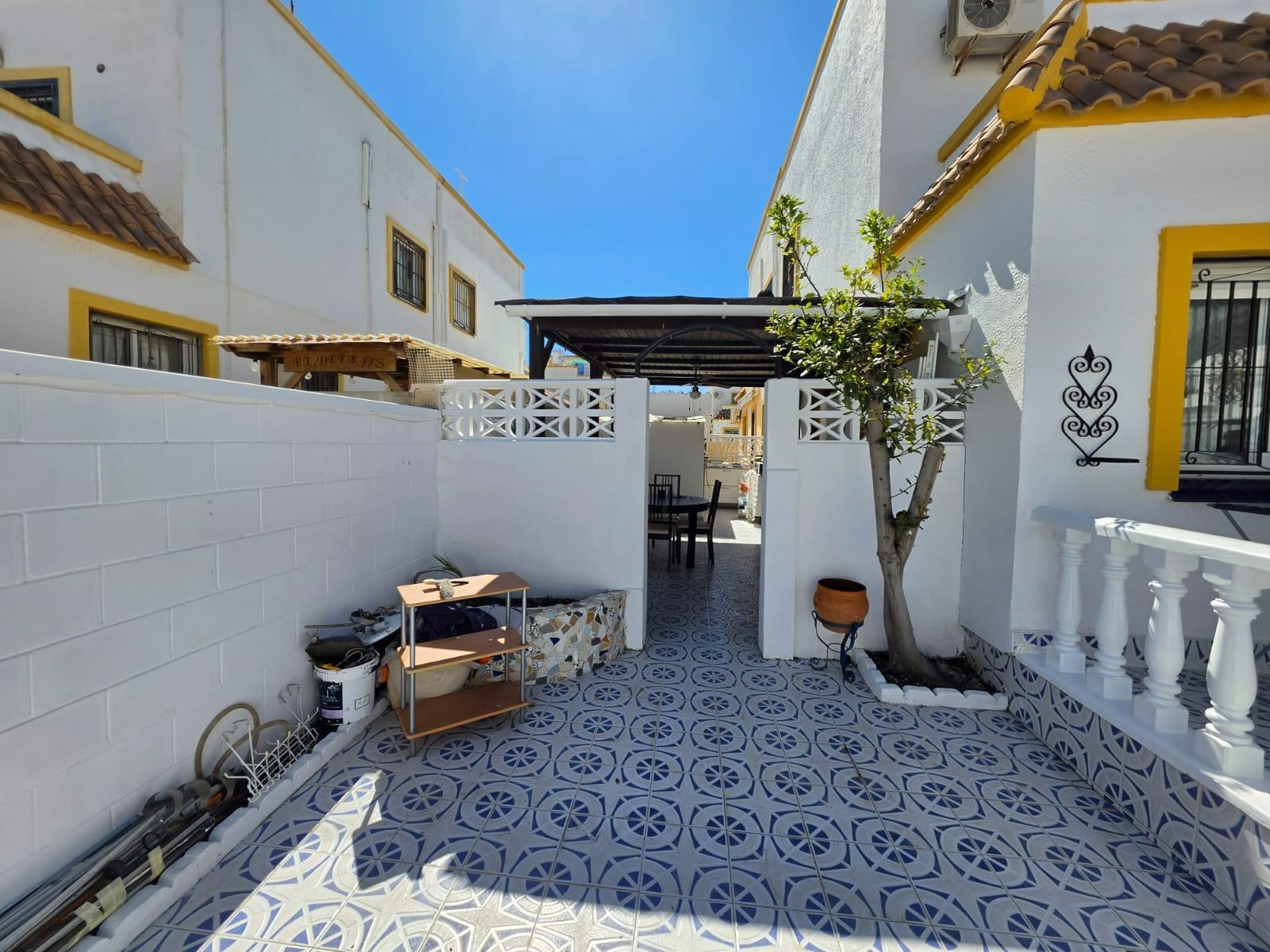 House in Torrevieja, Alicante, Spain 3 bedrooms,  No. 166040
