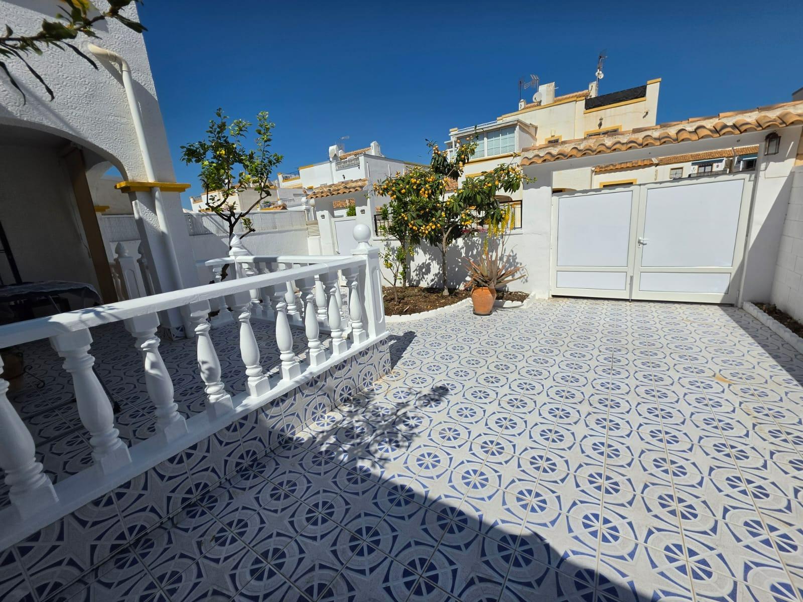 House in Torrevieja, Alicante, Spain 3 bedrooms,  No. 166040