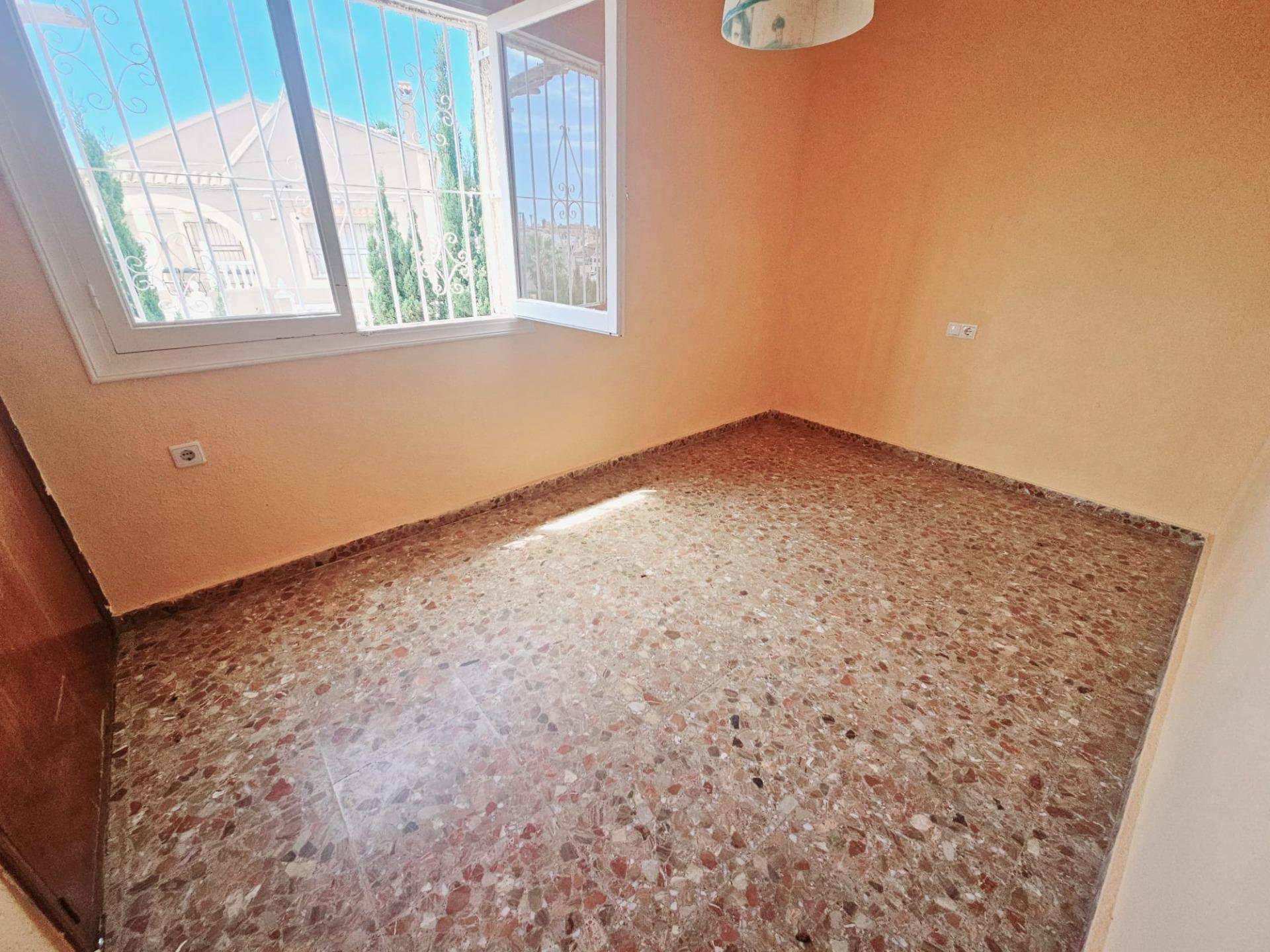 Lägenhet i Torrevieja, Alicante, Spanien 4 sovrum, 150 kvm. Nr. 166038