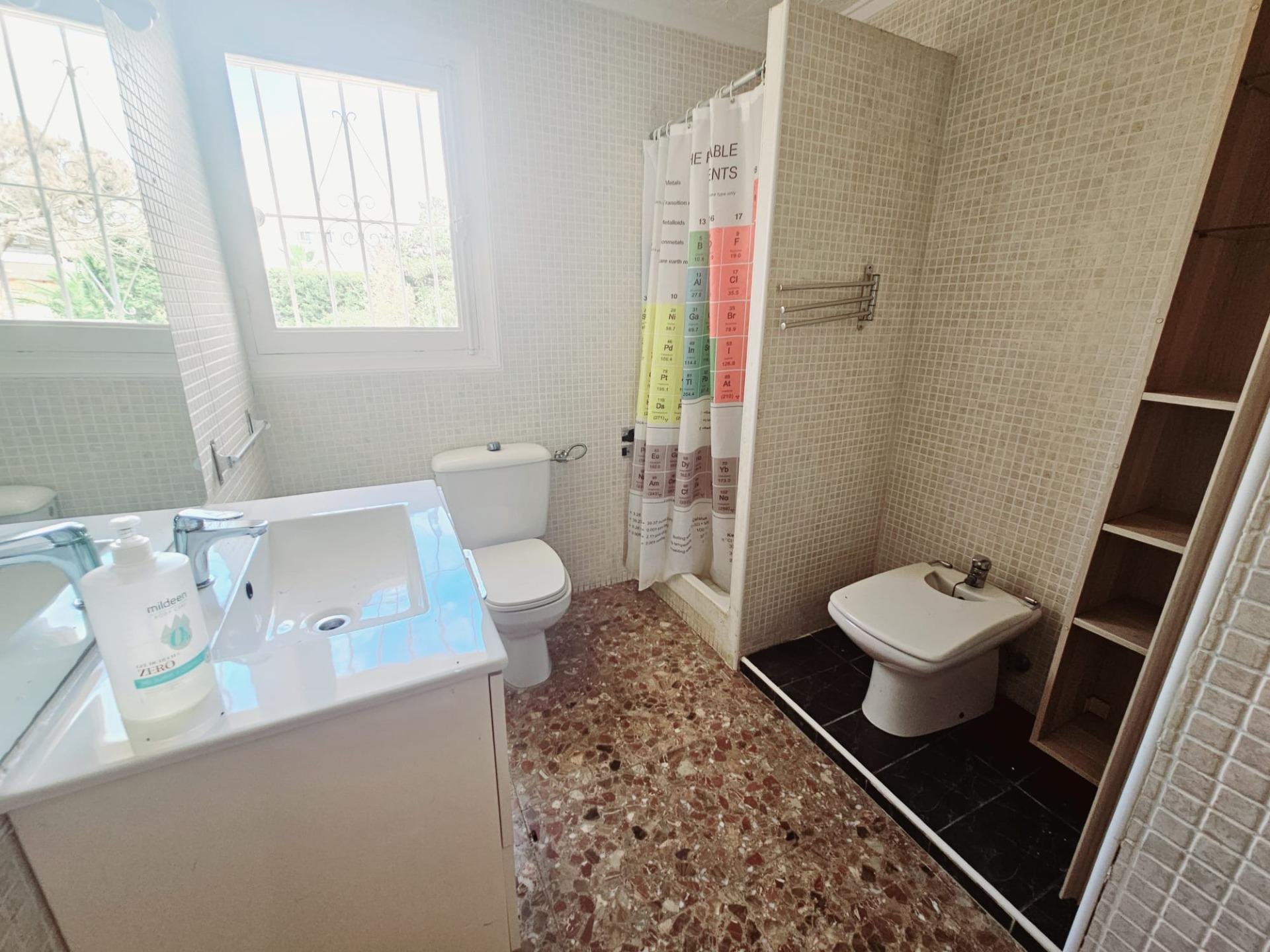 Lägenhet i Torrevieja, Alicante, Spanien 4 sovrum, 150 kvm. Nr. 166038