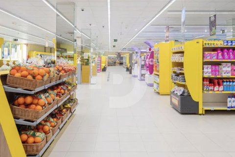 Retail store à Barcelona, Espagne 275 m2 No. 151965