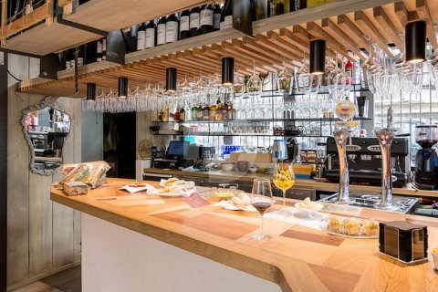 Cafe / restaurant in Ciutat Vella, Barcelona, Spain 153 sq.m. No. 151962