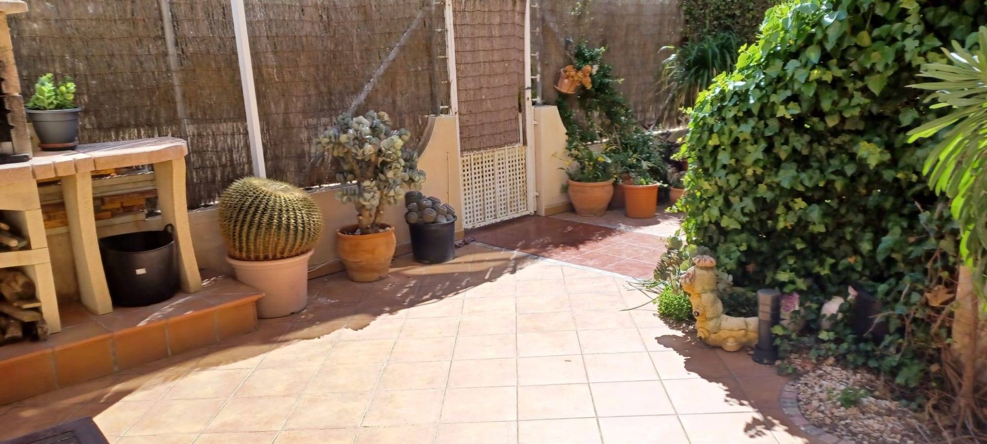 Bungalow i La Florida, Alicante, Spanien 3 sovrum, 80 kvm. Nr. 194234