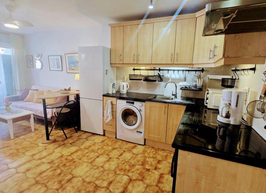 Apartamento en Los Cristianos, Tenerife, España 2 dormitorios, 46 m2 No. 194728