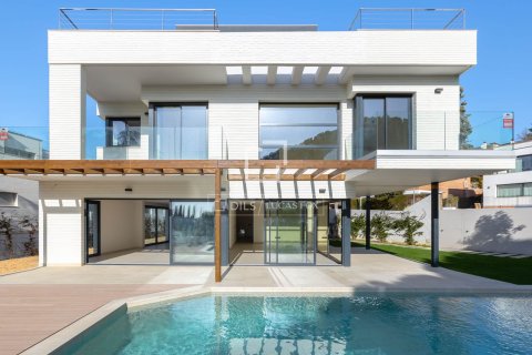 Villa in Vilassar de Dalt, Barcelona, Spain 4 bedrooms, 532 sq.m. No. 150295
