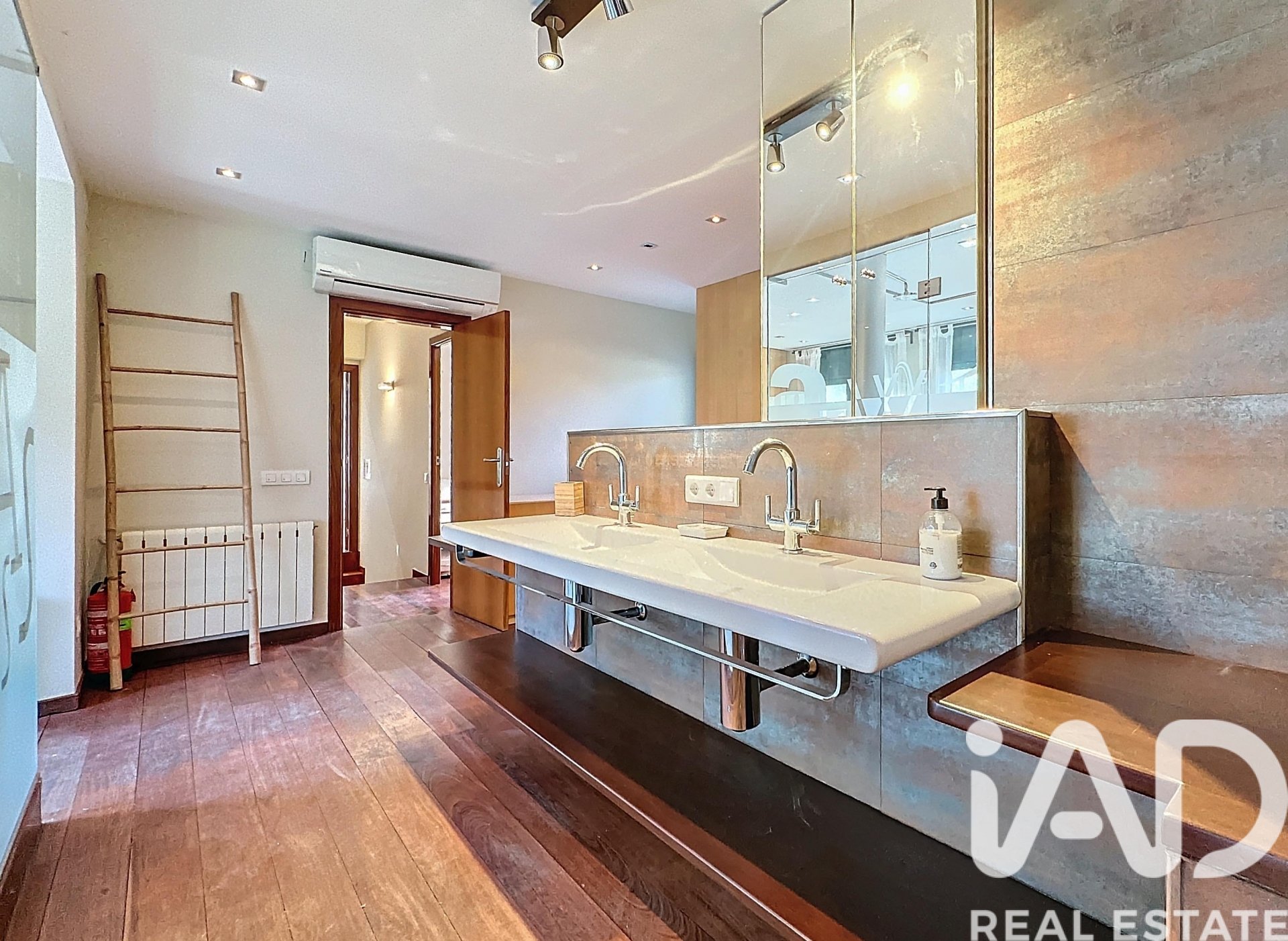 Talo Olivella, Barcelona, Espanja 6 makuuhuonetta, 360 m2 No. 172501