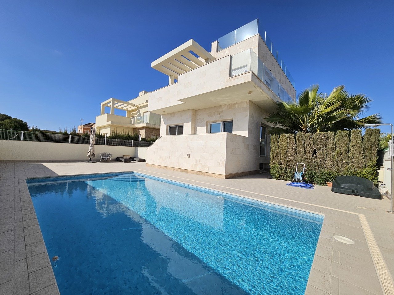 Villa in La Zenia, Alicante, Spanien 5 Schlafzimmer, 306 m2 Nr. 139500