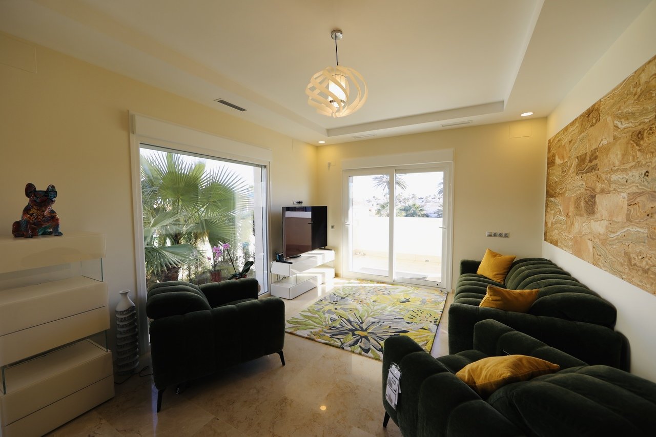 Villa in La Zenia, Alicante, Spanien 5 Schlafzimmer, 306 m2 Nr. 139500