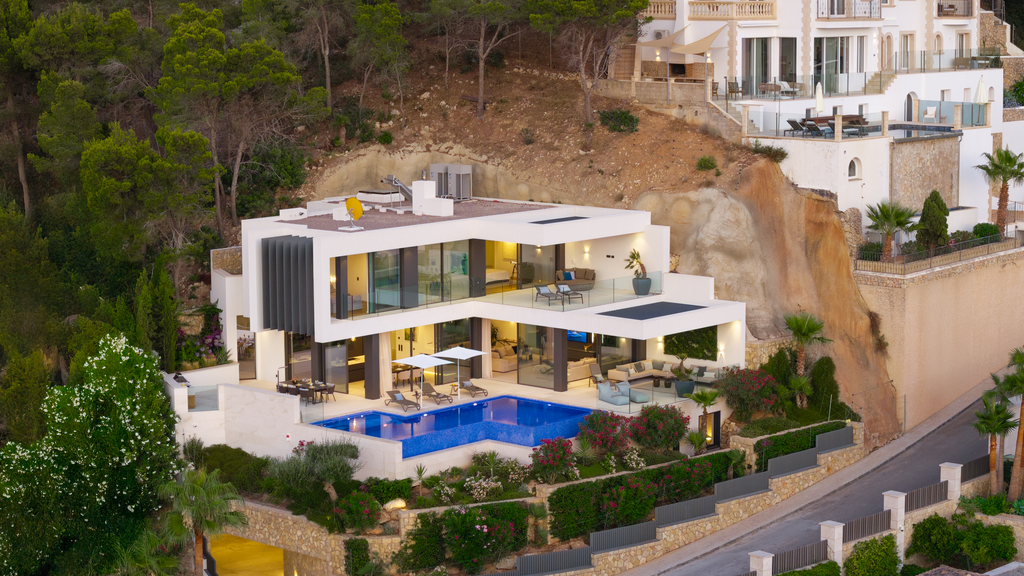 Huvila Port D'andratx, Mallorca, Espanja 6 makuuhuonetta, 691 m2 No. 33059