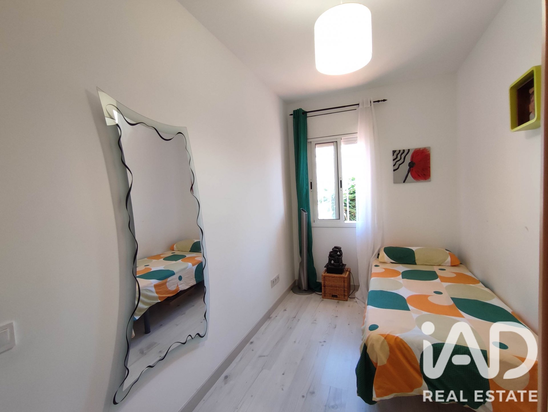 Radhus i Cubelles, Barcelona, Spanien 5 sovrum, 138 kvm. Nr. 195015
