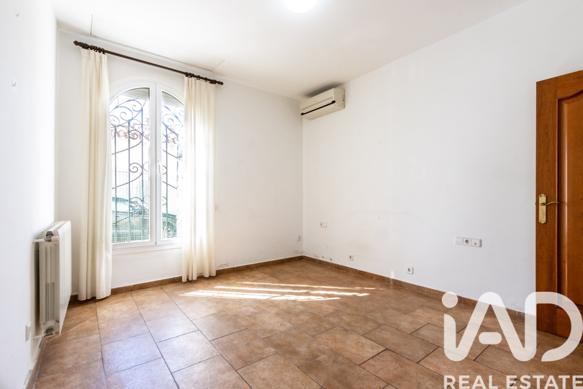 Casa a El Masnou, Barcelona, Spagna 5 camere da letto, 188 mq. N° 172654