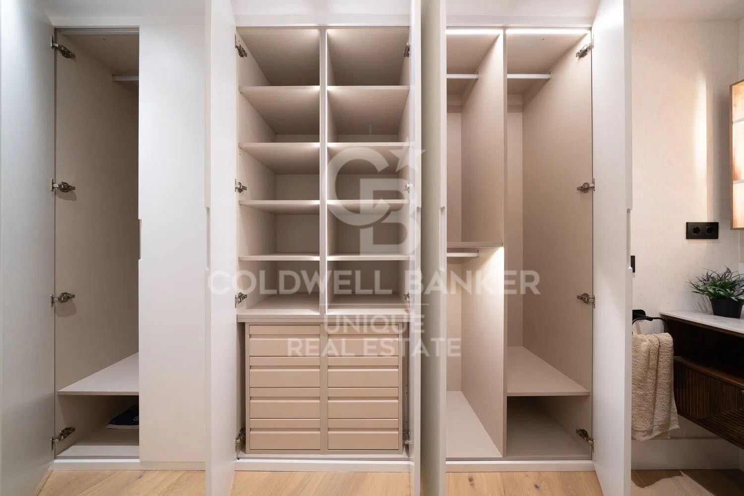 Apartamento en Madrid, España 2 dormitorios, 120 m2 No. 157059
