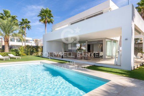 Huvila Marbella, Malaga, Espanja 3 makuuhuonetta, 405 m2 No. 156840