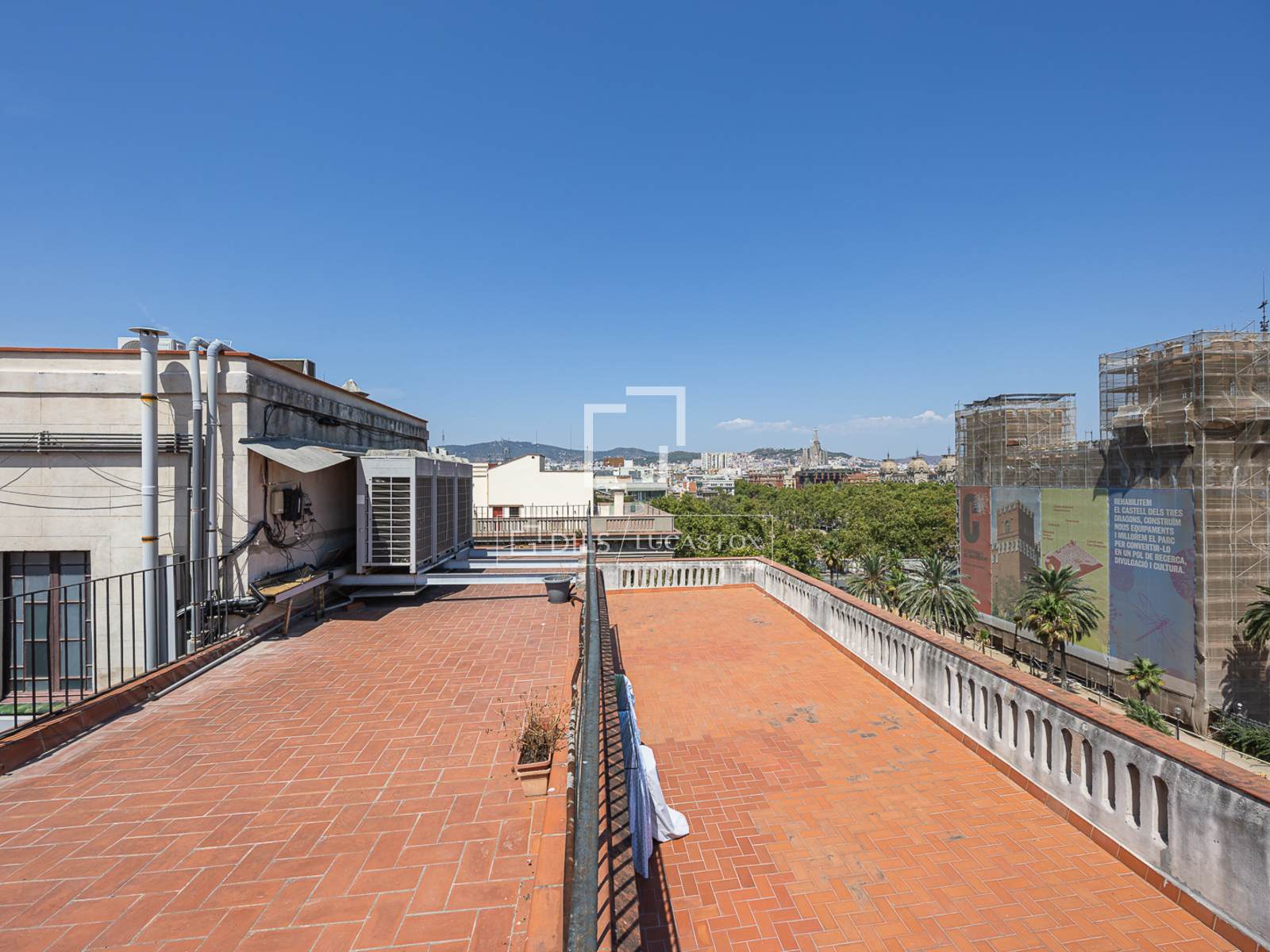 Attico a Barcelona, Spagna 4 camere da letto, 117 mq. N° 194284