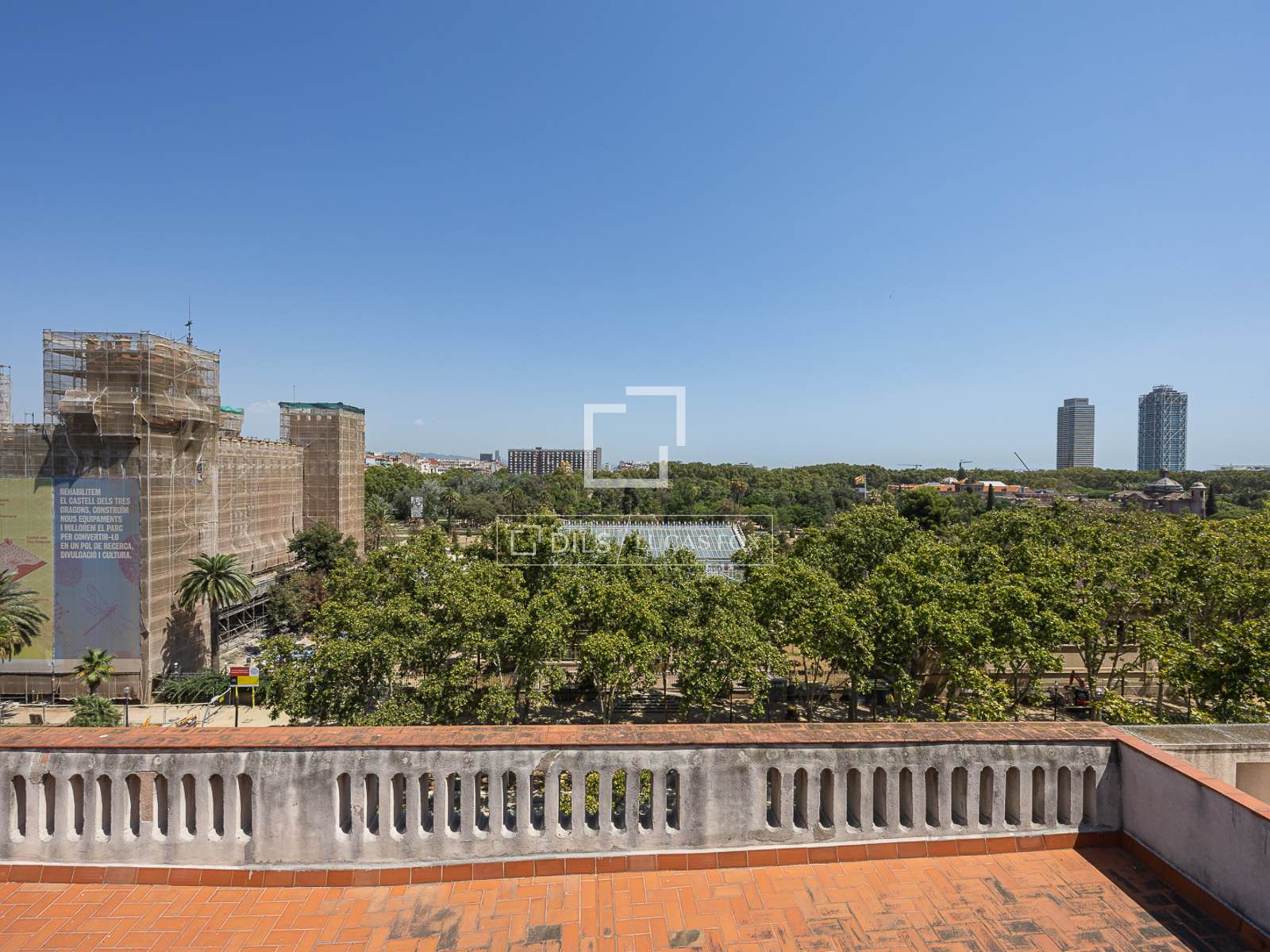 Attico a Barcelona, Spagna 4 camere da letto, 117 mq. N° 194284